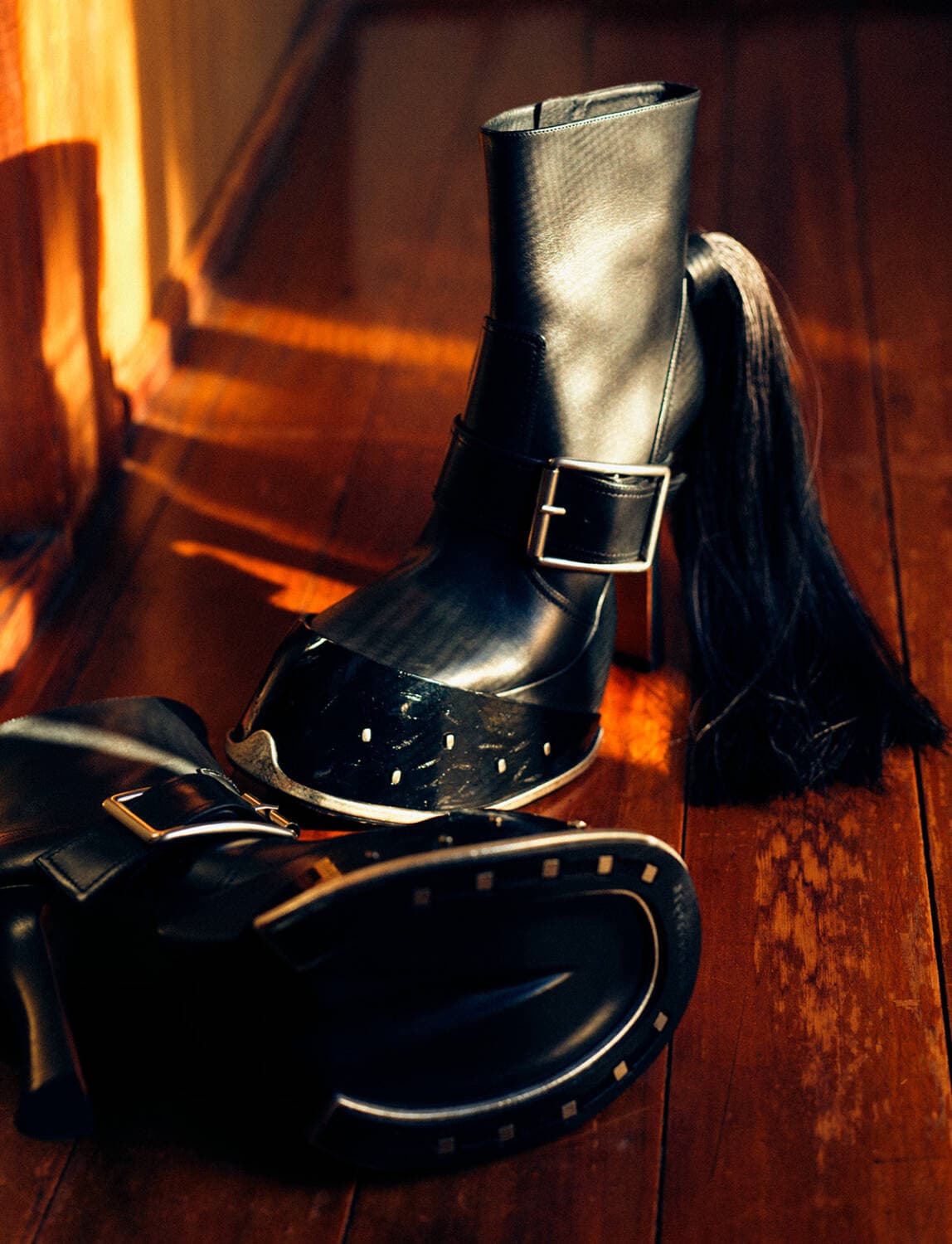 胸が高鳴るホリデーに！ モダンなマックイーンのバッグ＆シューズ - 10